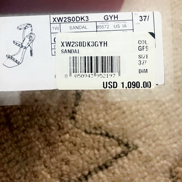 Valentino Garavani Shoes - Picture 4 of 8